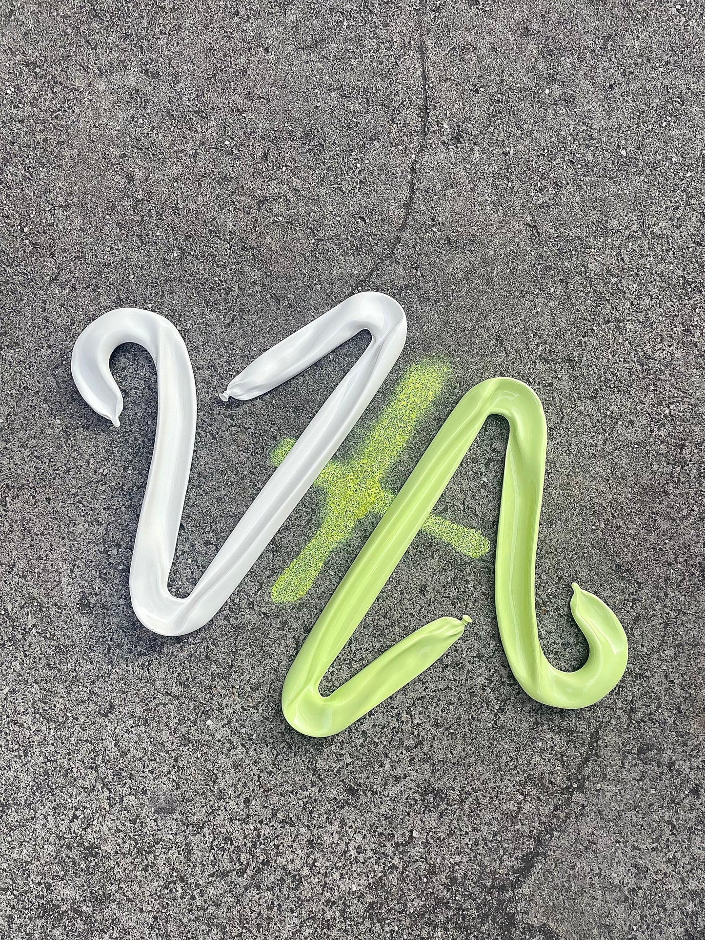 Deflated Balloon Hanger Sunny Lime