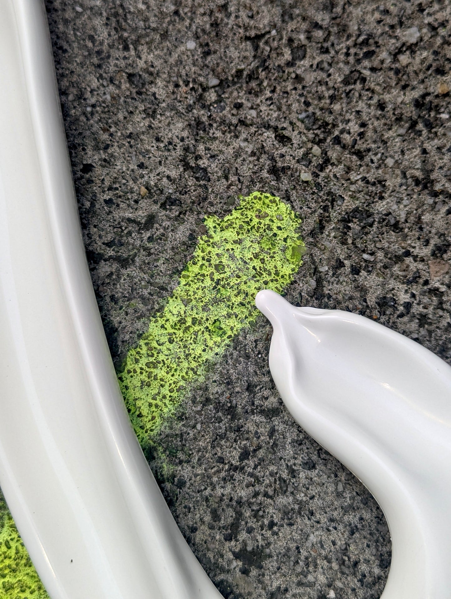 Deflated Balloon Hanger Laundry White