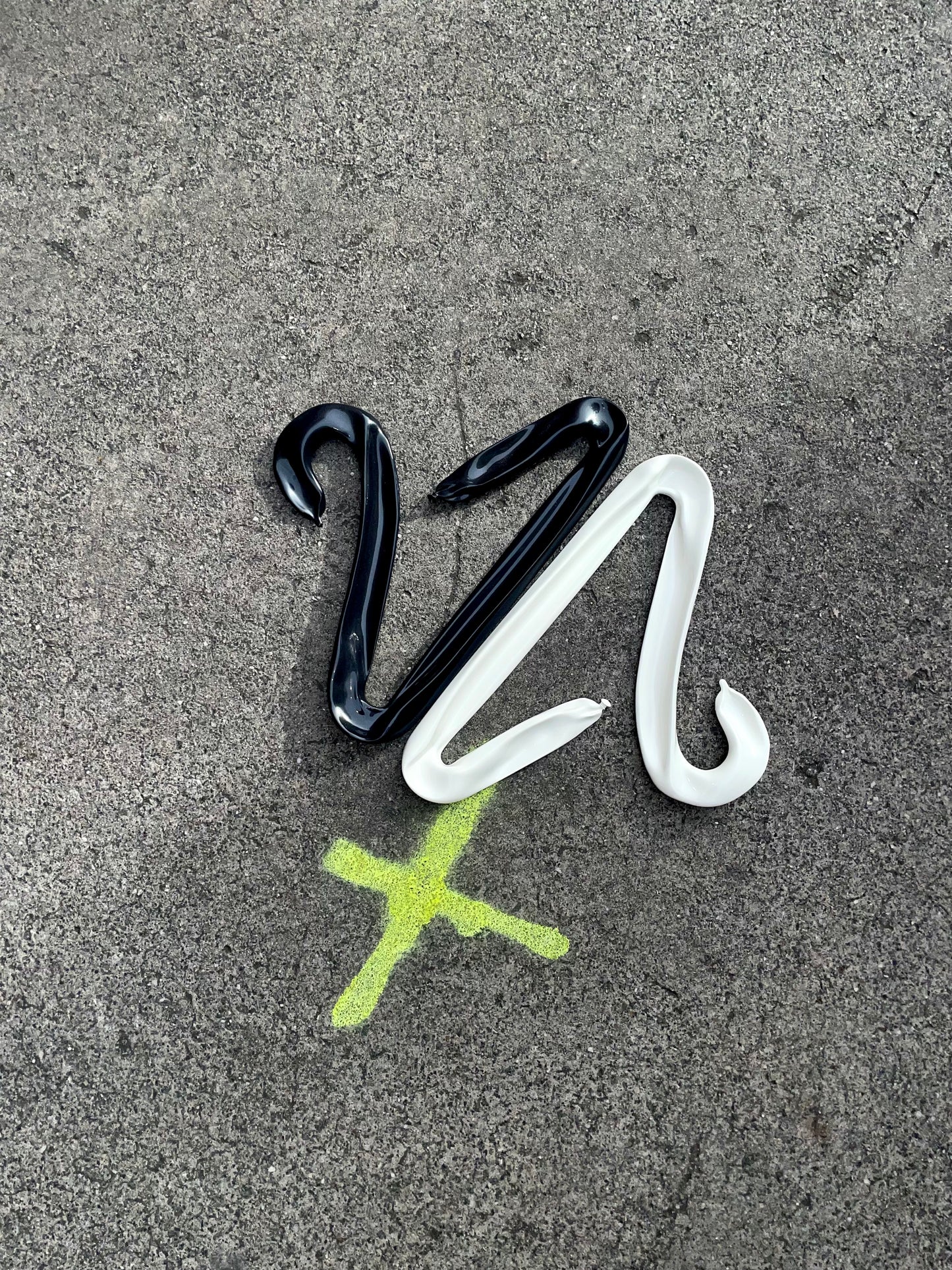 Deflated Balloon Hanger Ink Black