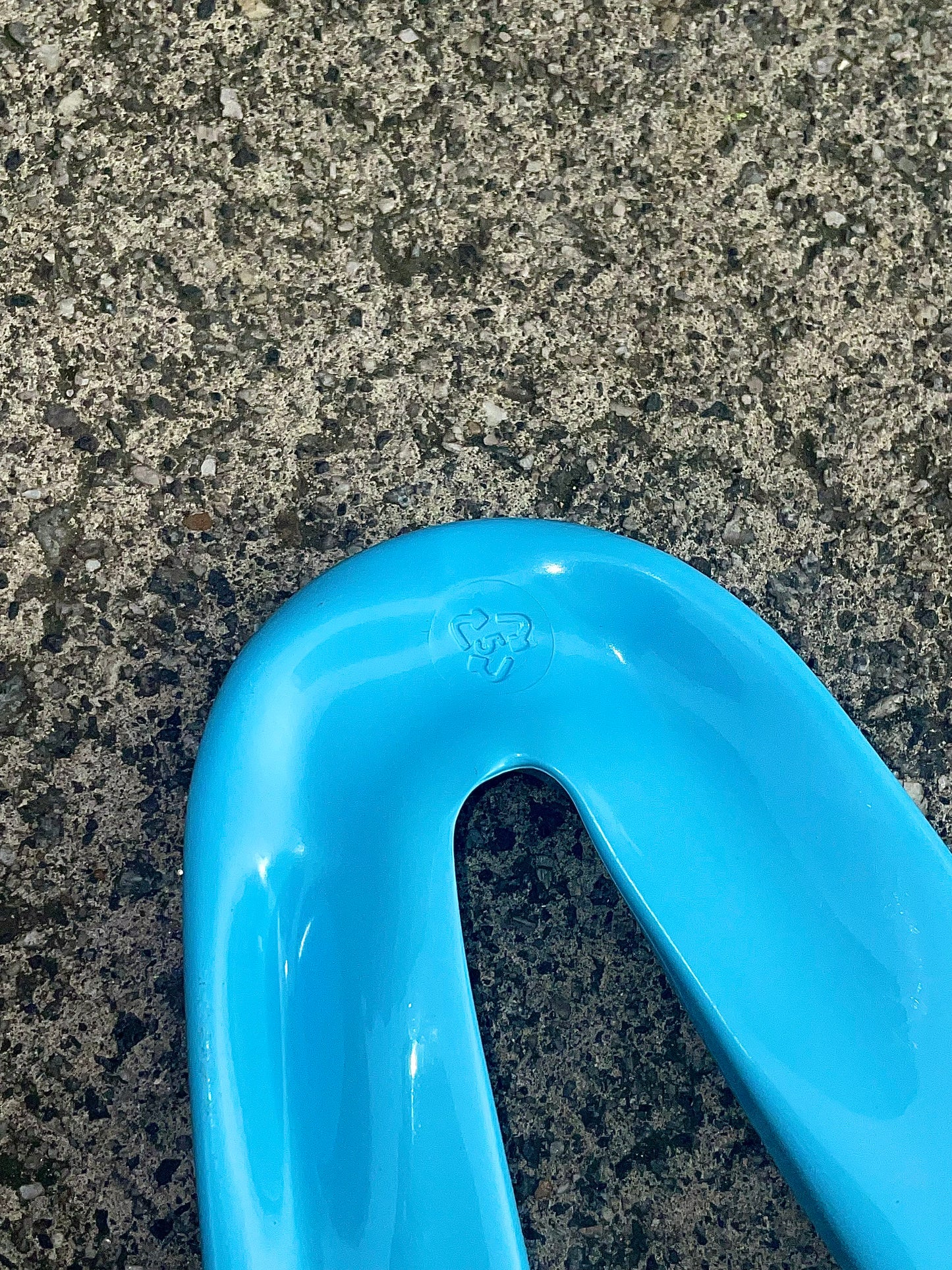 Deflated Balloon Hanger Pool Blue
