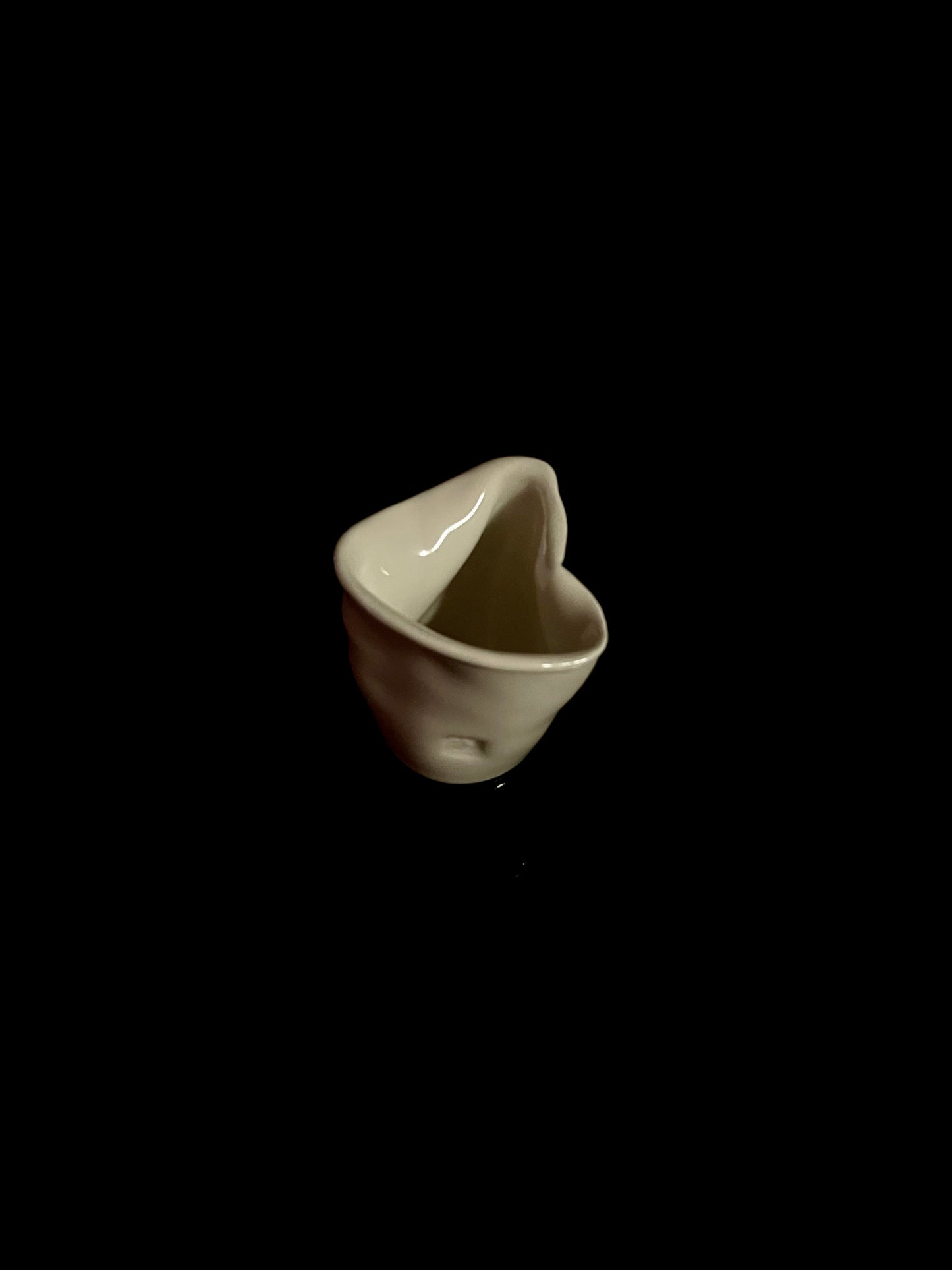 TEA-DRENCHED VESSELS: 00 PAPER CUP by Chong Office #13
