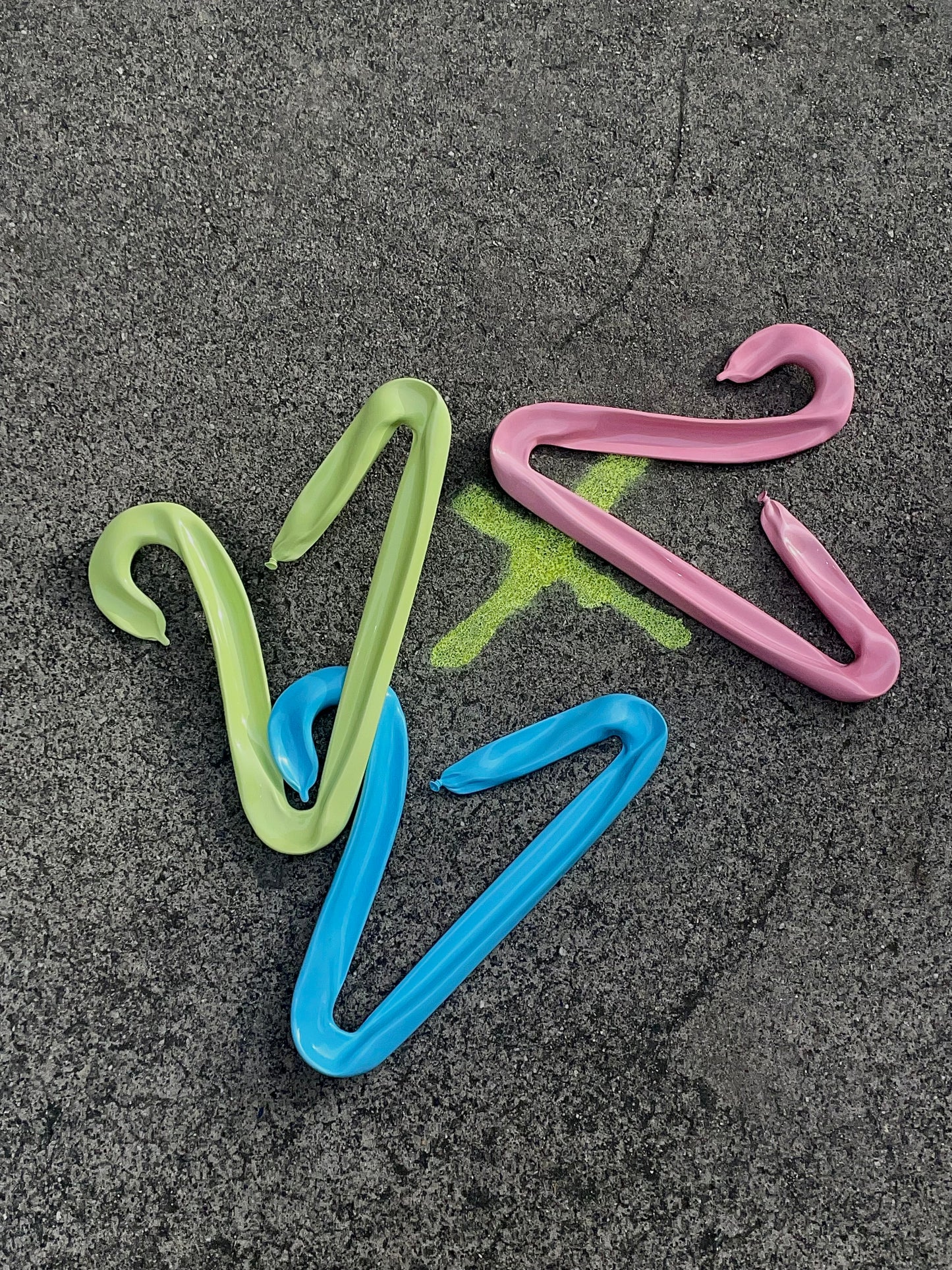 Deflated Balloon Hanger 3-Pack