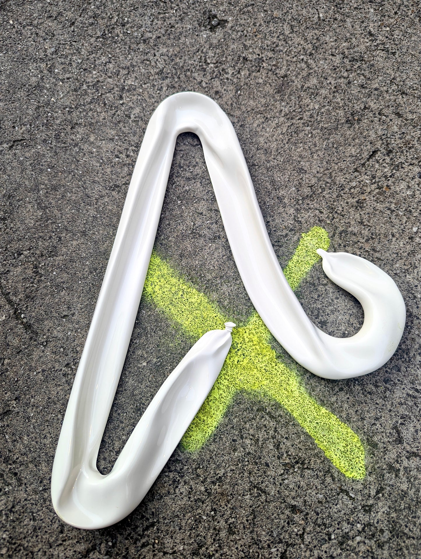Deflated Balloon Hanger Laundry White