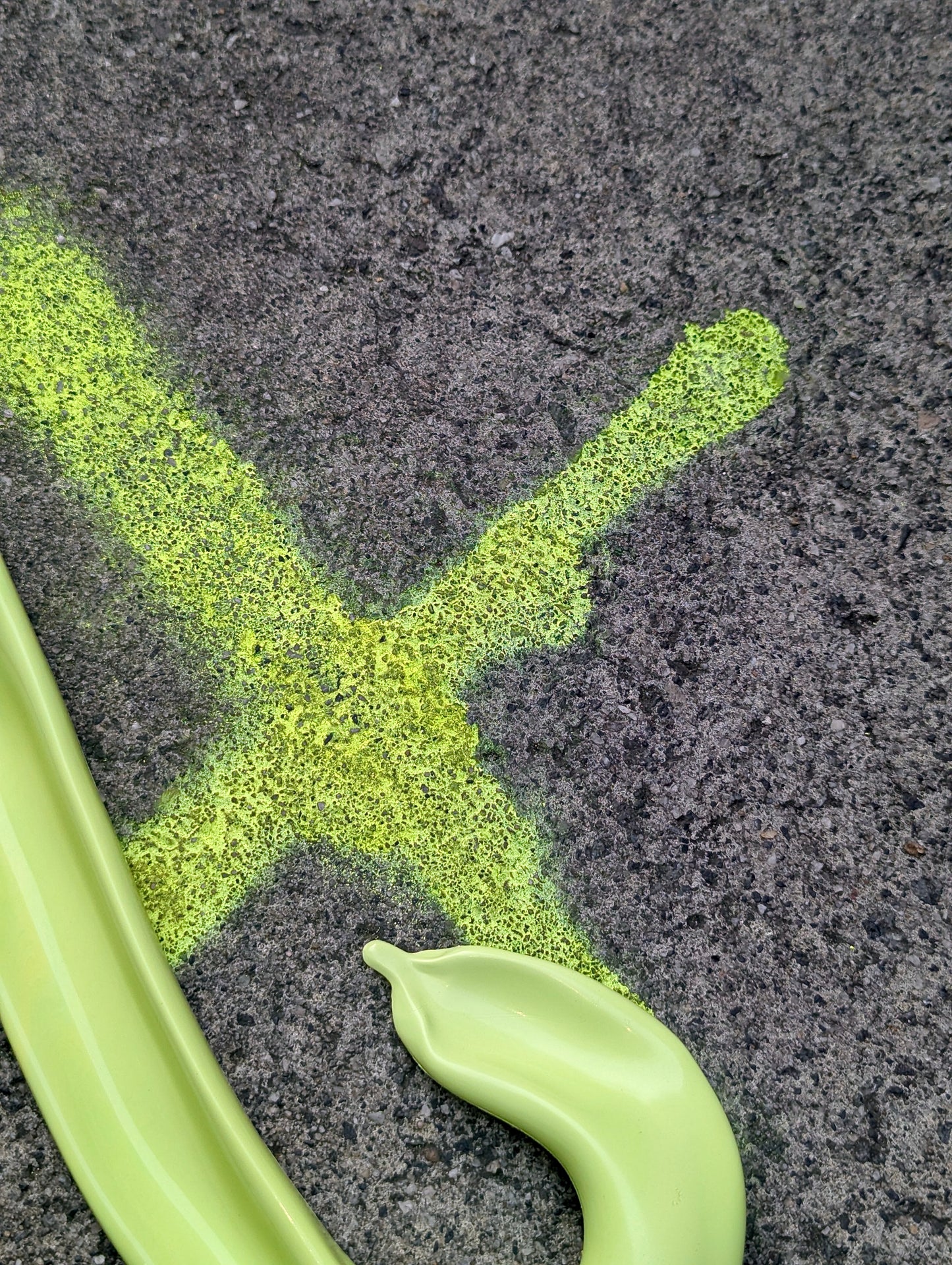 Deflated Balloon Hanger Sunny Lime